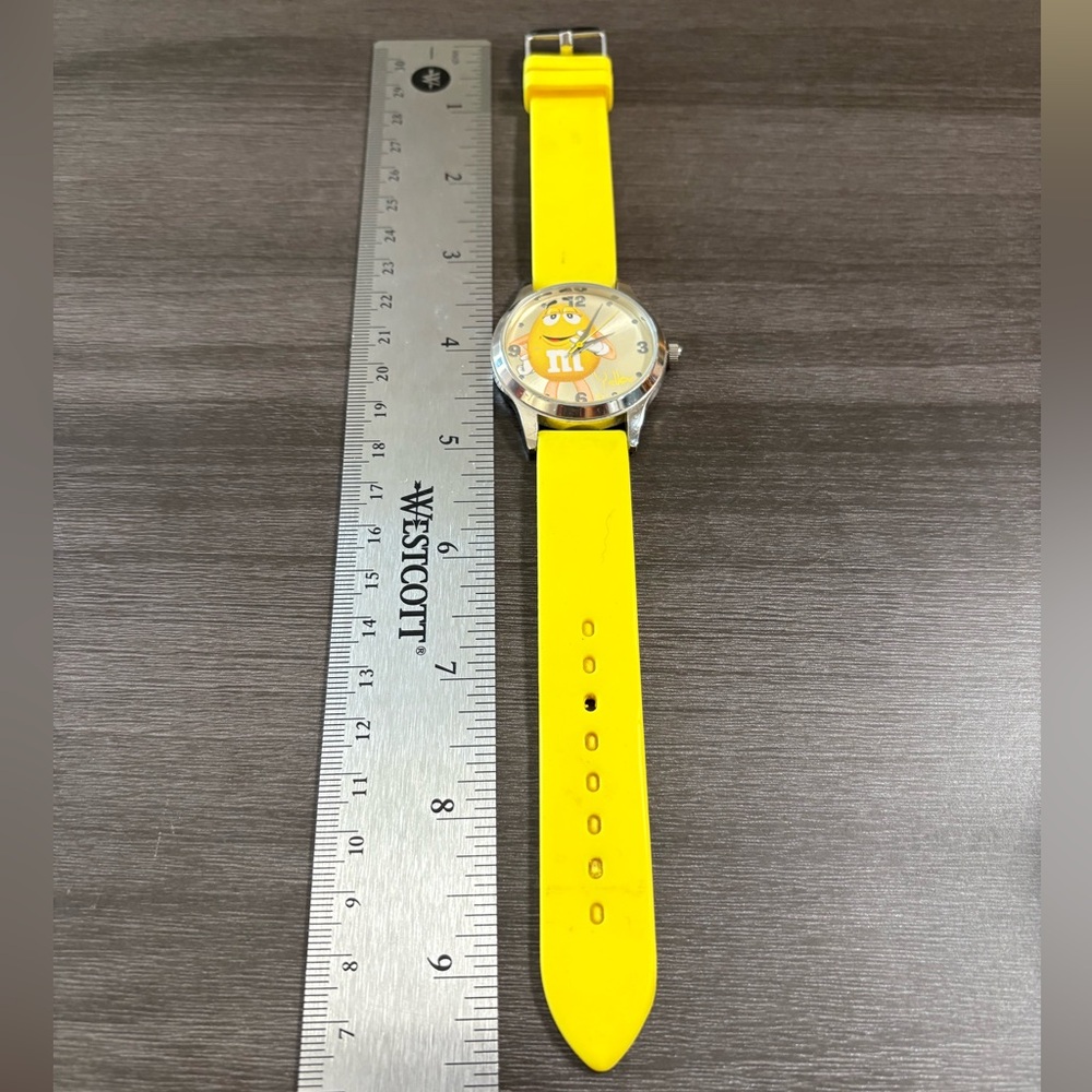 2008 Yellow M&Ms Collectable Watch - Picture 4 of 5